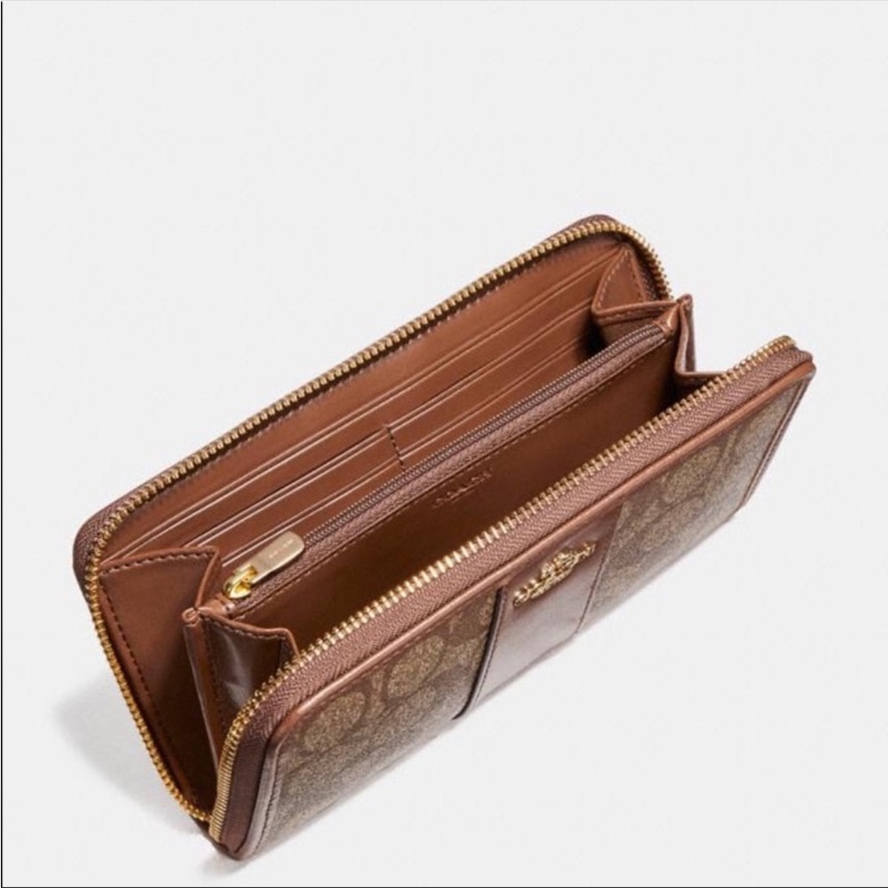 Coach Accordion Zip Wallet in Signature Canvas